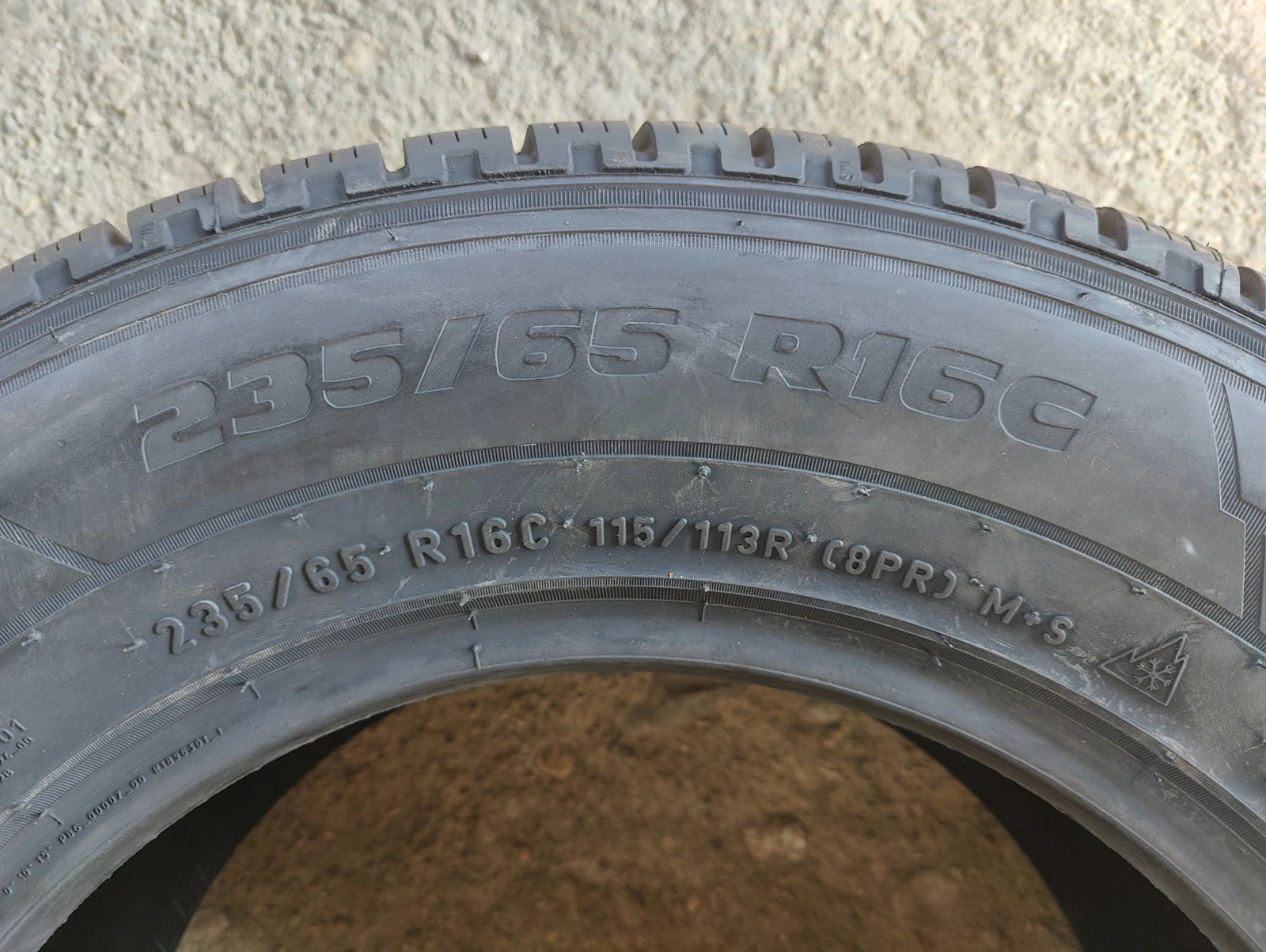 Гуми Зимни 235/65R16, снимка 9 - Гуми и джанти - 55162963