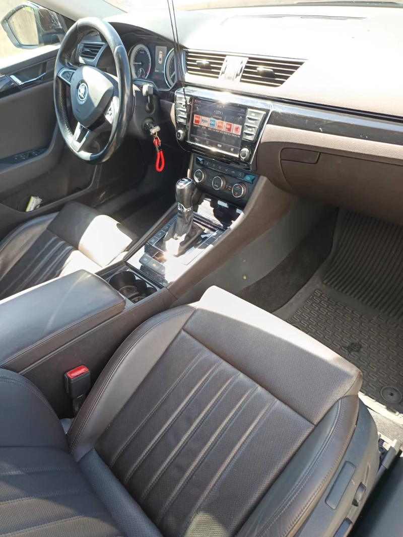 Skoda Superb Laurin&Klement, снимка 10 - Автомобили и джипове - 52721320