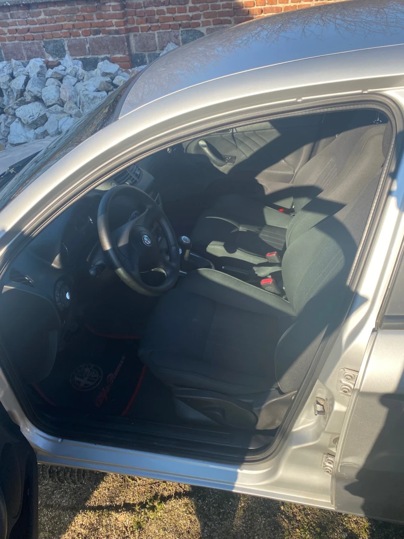 Alfa Romeo 147 1.6 16V twin spark Нова Газова уредба, снимка 9 - Автомобили и джипове - 52408110