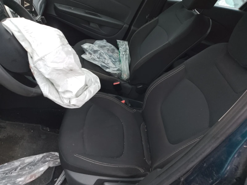Renault Captur 0.9i, снимка 11 - Автомобили и джипове - 52703211