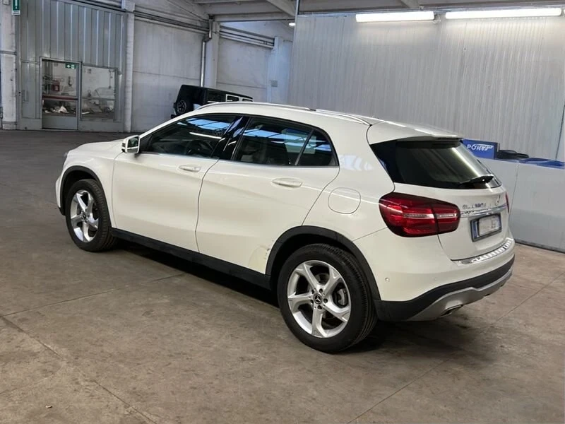 Mercedes-Benz GLA 180 * Facelift* 2018г.* СЕРВИЗНА ИСТОРИЯ* , снимка 4 - Автомобили и джипове - 53566464