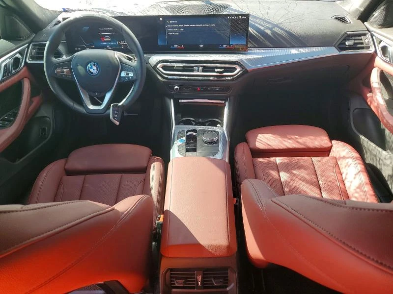 BMW i4 EDRIVE 35| РЕАЛНЕ ПРОБЕГ| 360 КАМЕРА| ЧЕРВЕН САЛОН, снимка 8 - Автомобили и джипове - 54999268