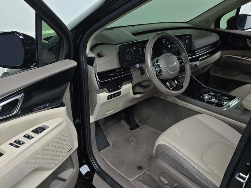 Kia Carnival 4th Gen * High Limousine* 7 местна* , снимка 9 - Автомобили и джипове - 55530272