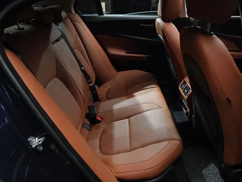 Jaguar XE  20D Portfolio, снимка 11 - Автомобили и джипове - 56304918