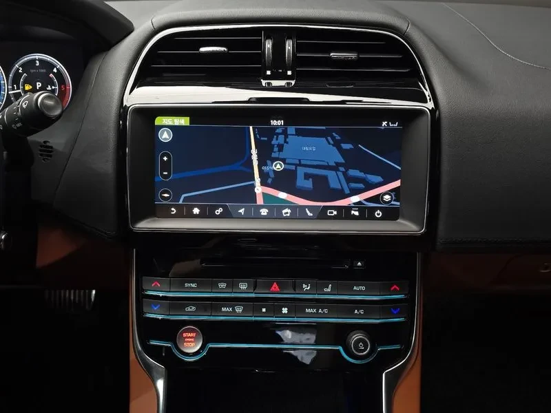 Jaguar XE  20D Portfolio, снимка 14 - Автомобили и джипове - 56304918