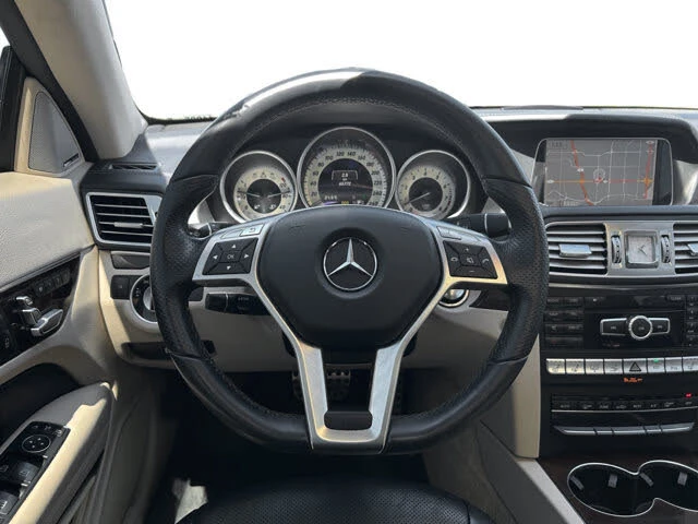 Mercedes-Benz E 500 AMG ПАКЕТ* 360 КАМЕРИ* ОБДУХ* КРАЙНА ЦЕНА* , снимка 12 - Автомобили и джипове - 56677854