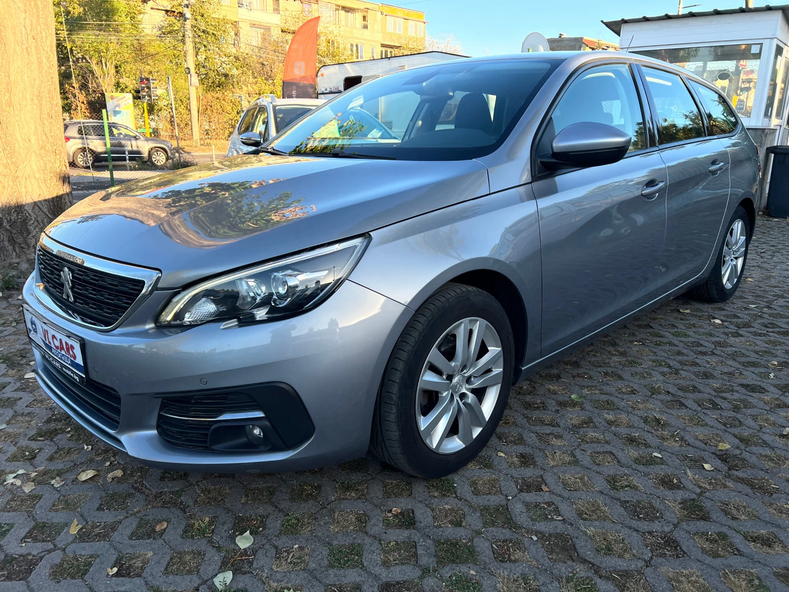 Peugeot 308 1.6 Bluehdi , снимка 1