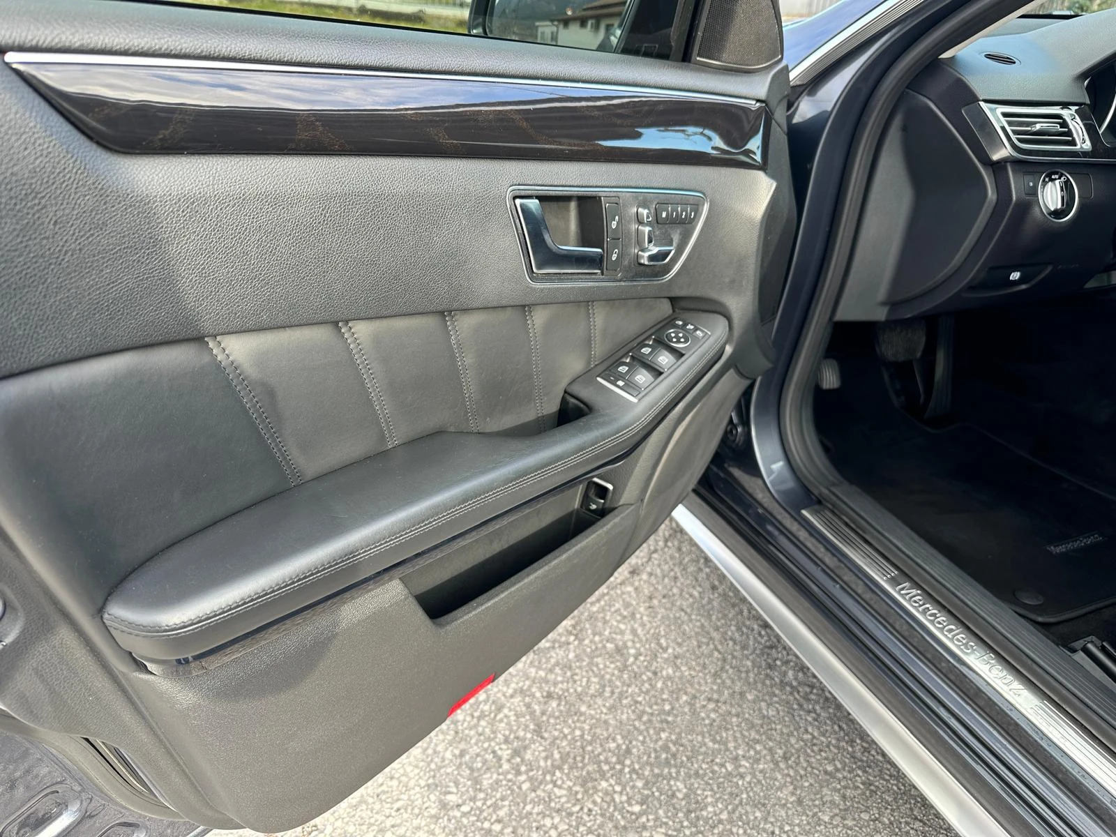 Mercedes-Benz E 400 Е400 4 MATIK, снимка 17 - Автомобили и джипове - 50717777