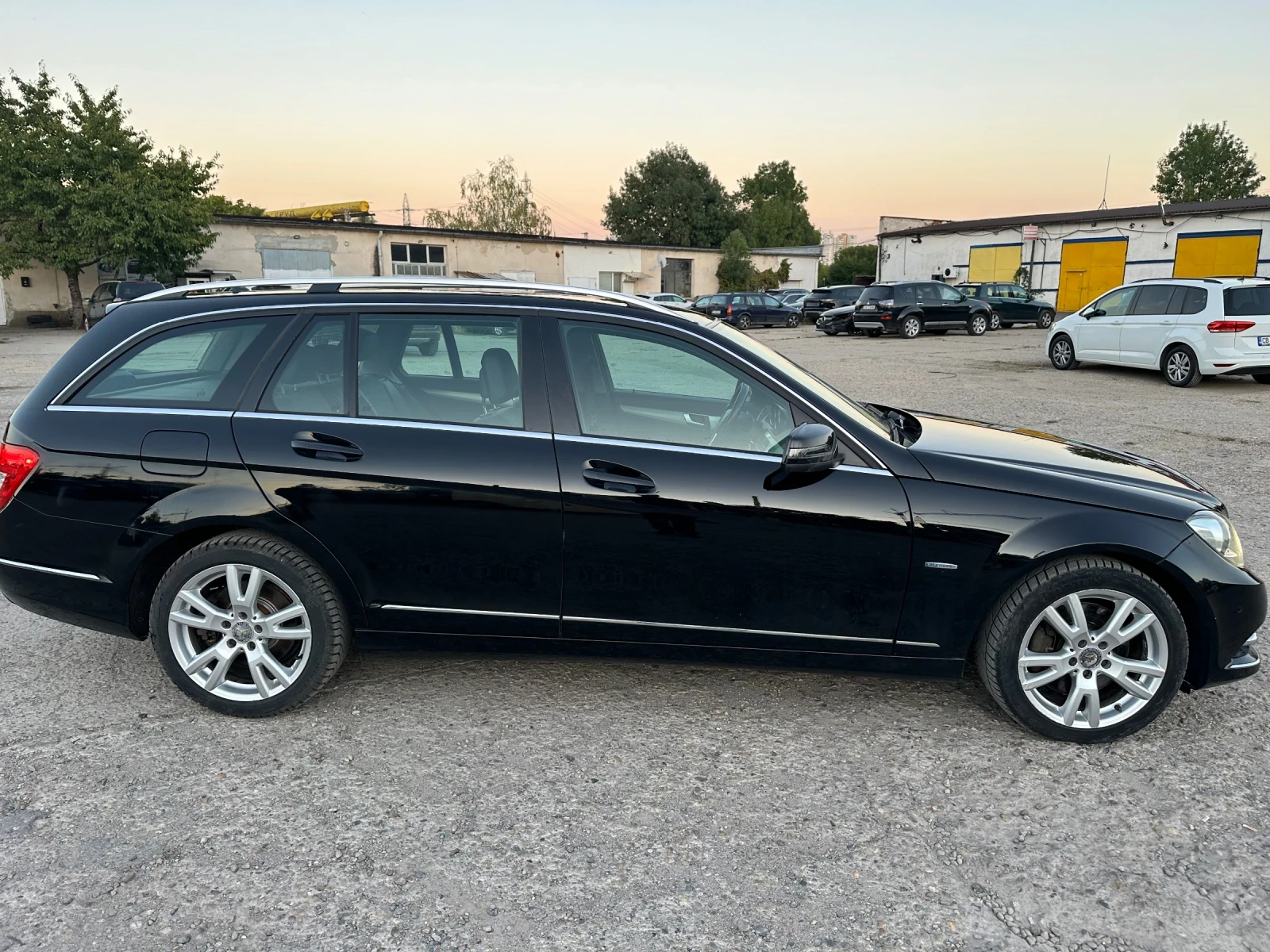 Mercedes-Benz C 350  - изображение 5