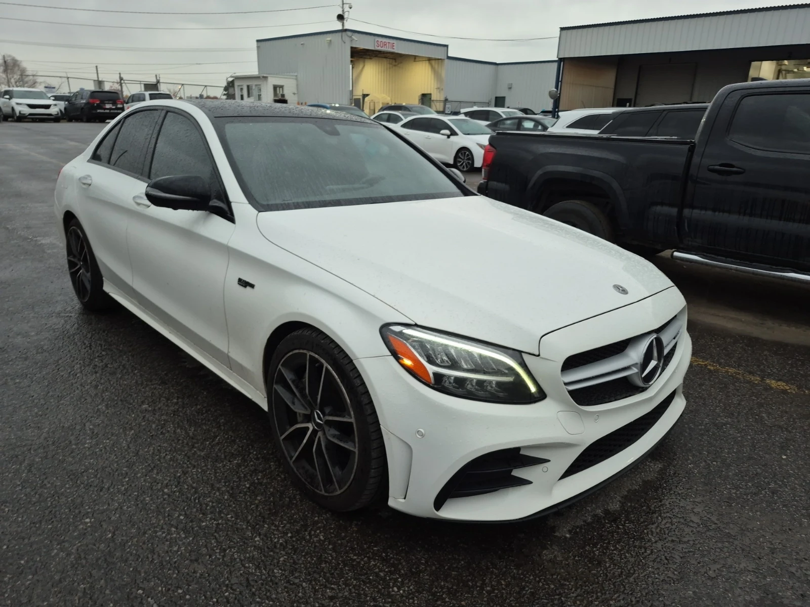 Mercedes-Benz C 43 AMG AWD * CARFAX * АвтоКредит * Цена до България*  - изображение 2