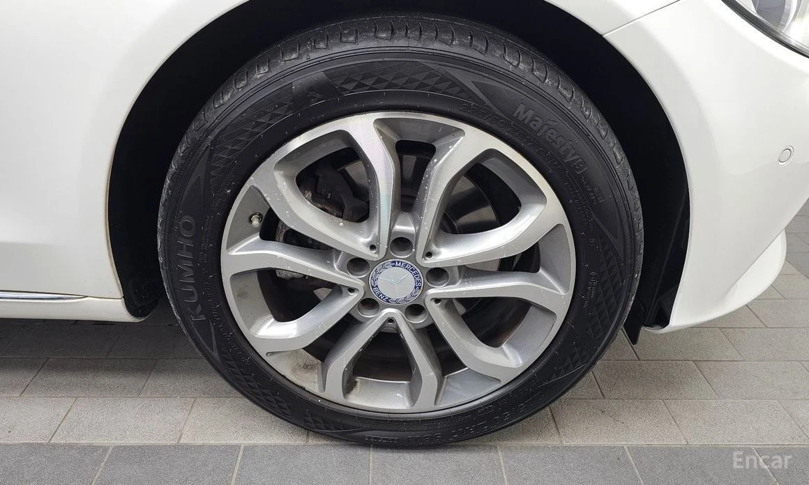 Mercedes-Benz C 220  - изображение 5