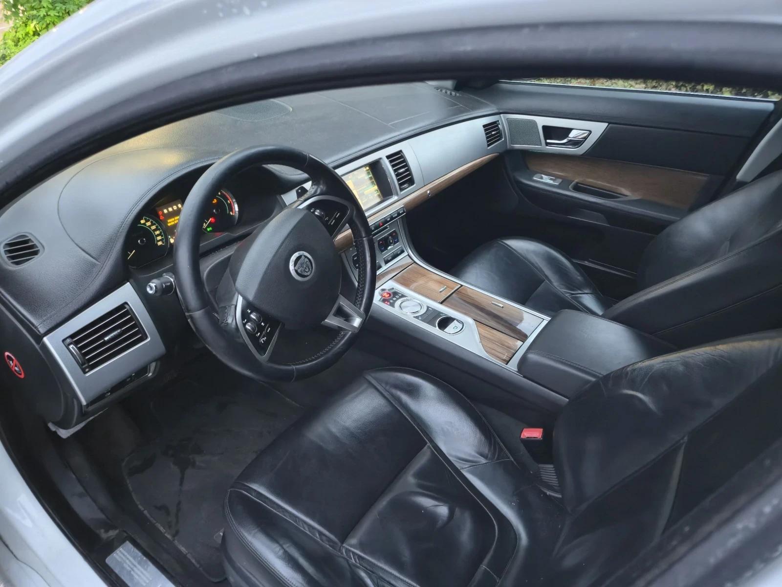 Jaguar Xf 2.2D - изображение 4