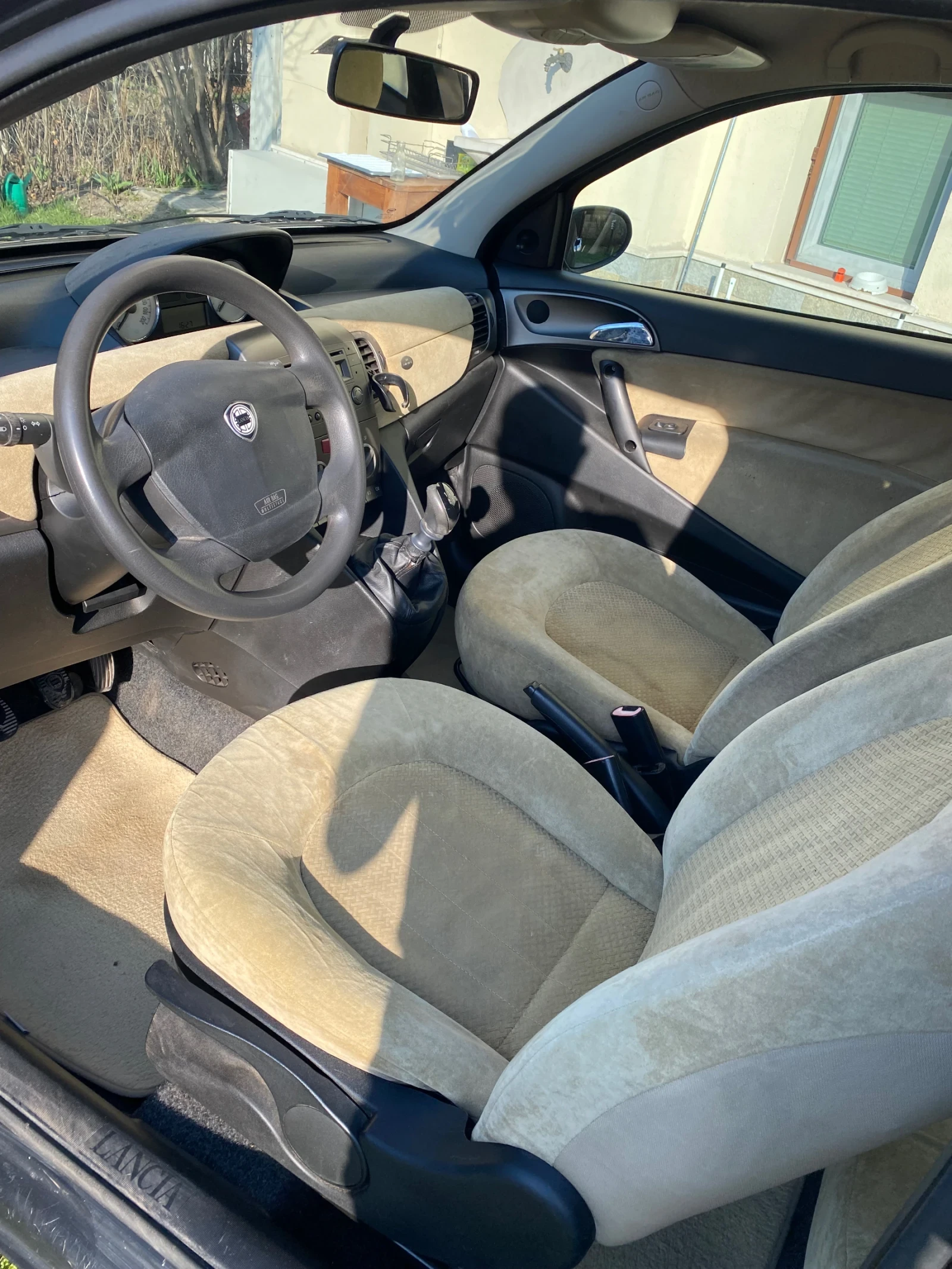 Lancia Ypsilon, снимка 11 - Автомобили и джипове - 53865043