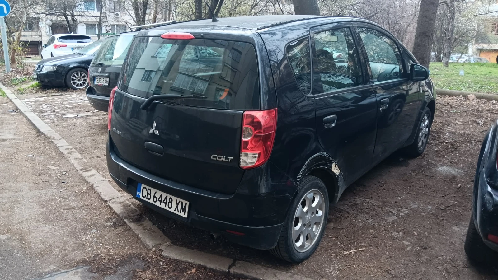 Mitsubishi Colt 1.3i, снимка 4 - Автомобили и джипове - 54021037