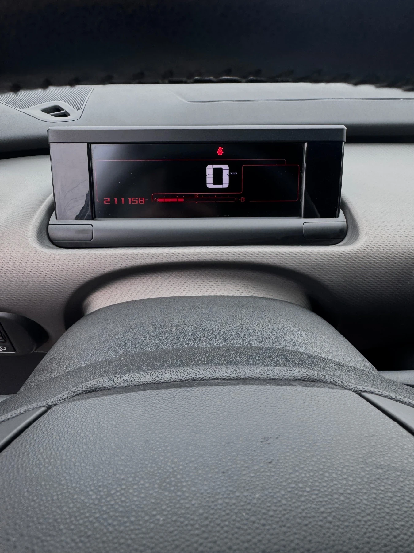 Citroen C4 Cactus, снимка 13 - Автомобили и джипове - 54070168