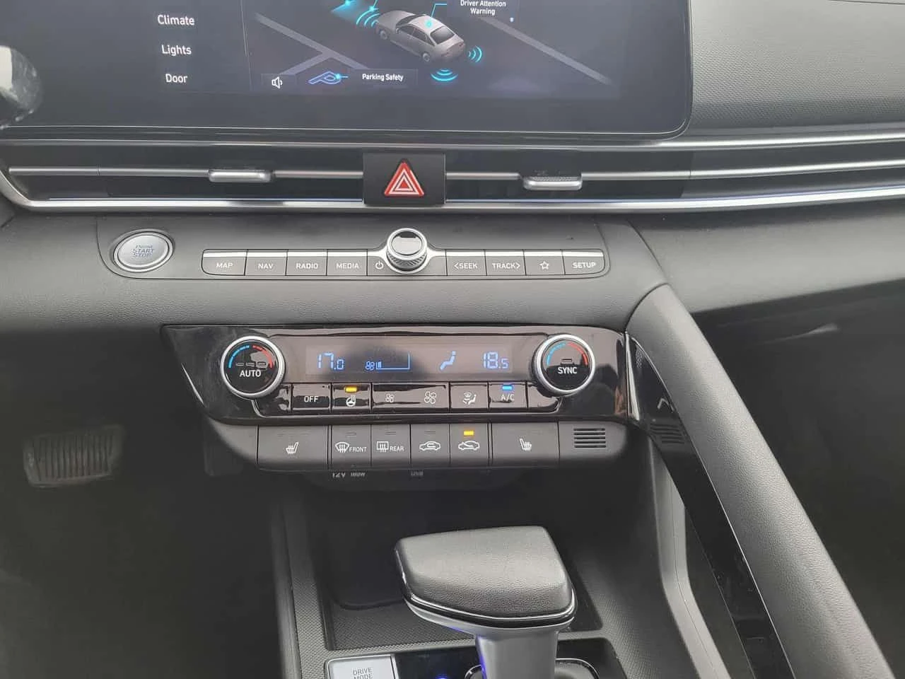 Hyundai Elantra * Luxury * CARFAX * БЕЗ ПЪРВОНАЧАЛНА ВНОСКА, снимка 13 - Автомобили и джипове - 54776603