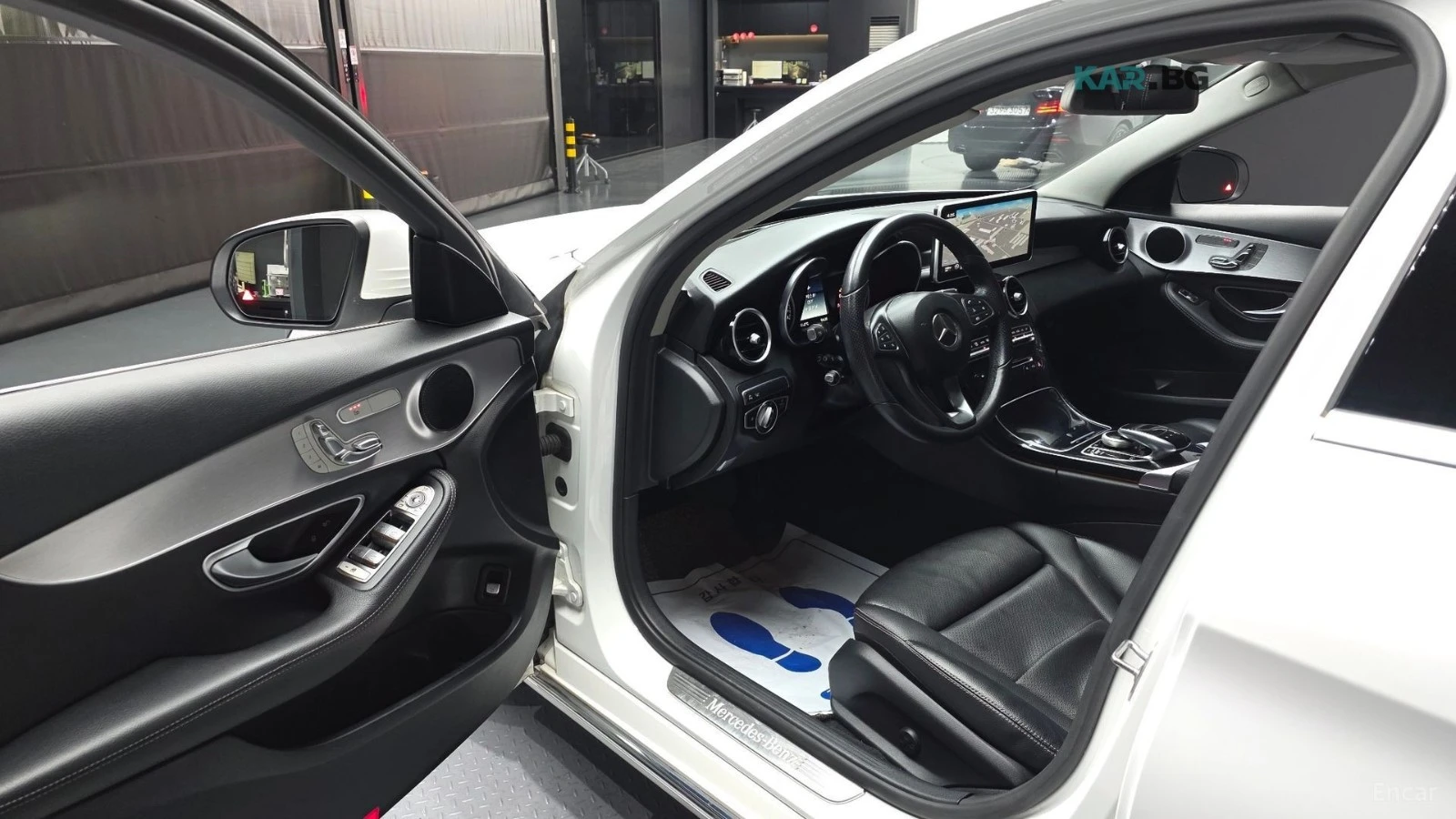 Mercedes-Benz C 220 4MATIC* КОЖА* НАВИ* ПАНО* КАМЕРА, снимка 8 - Автомобили и джипове - 55303945