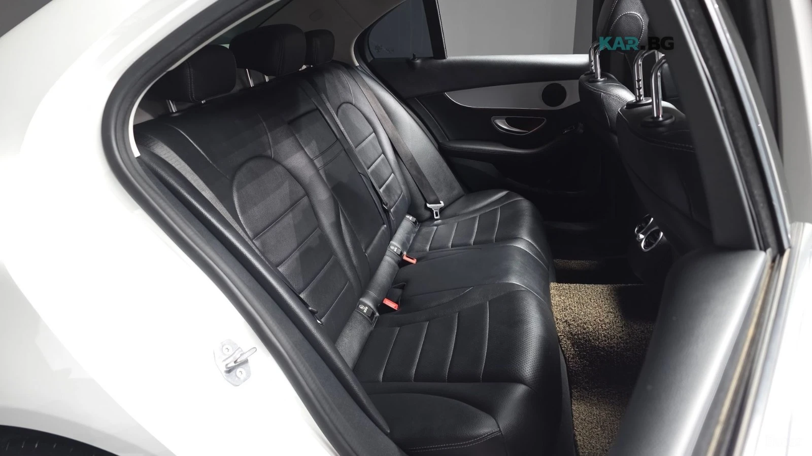 Mercedes-Benz C 220 4MATIC* КОЖА* НАВИ* ПАНО* КАМЕРА, снимка 10 - Автомобили и джипове - 55303945