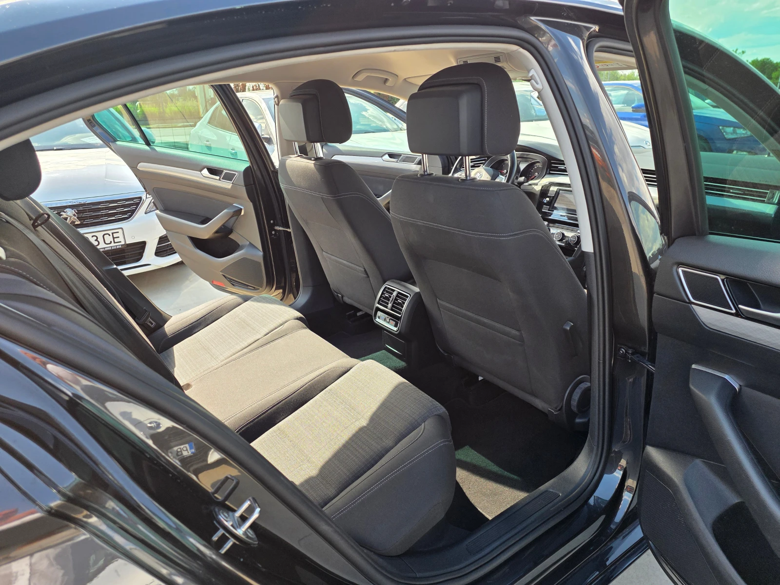 VW Passat 2.0 TDI А/Т-150кс, снимка 10 - Автомобили и джипове - 55396639