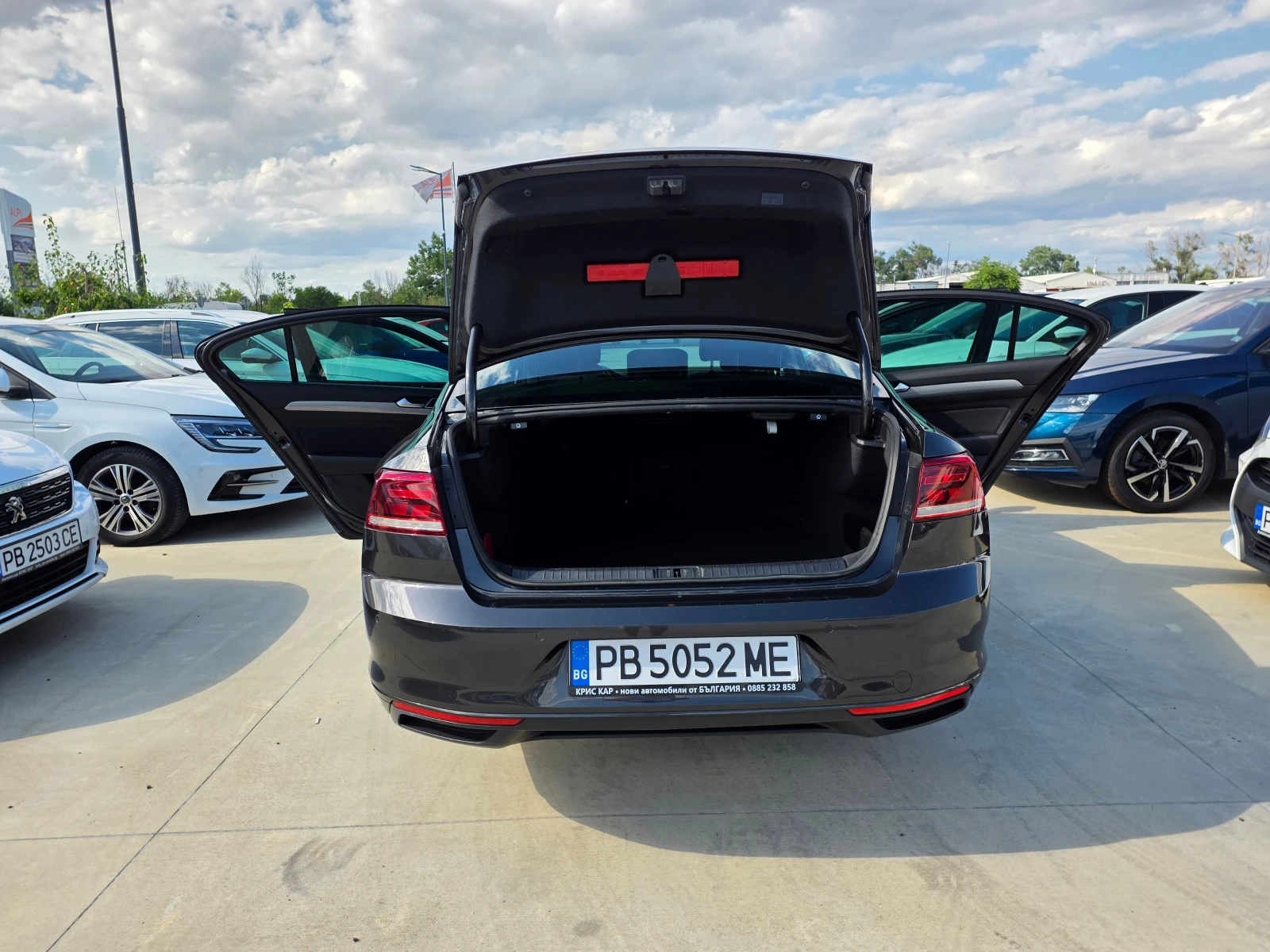 VW Passat 2.0 TDI А/Т-150кс, снимка 11 - Автомобили и джипове - 55396639