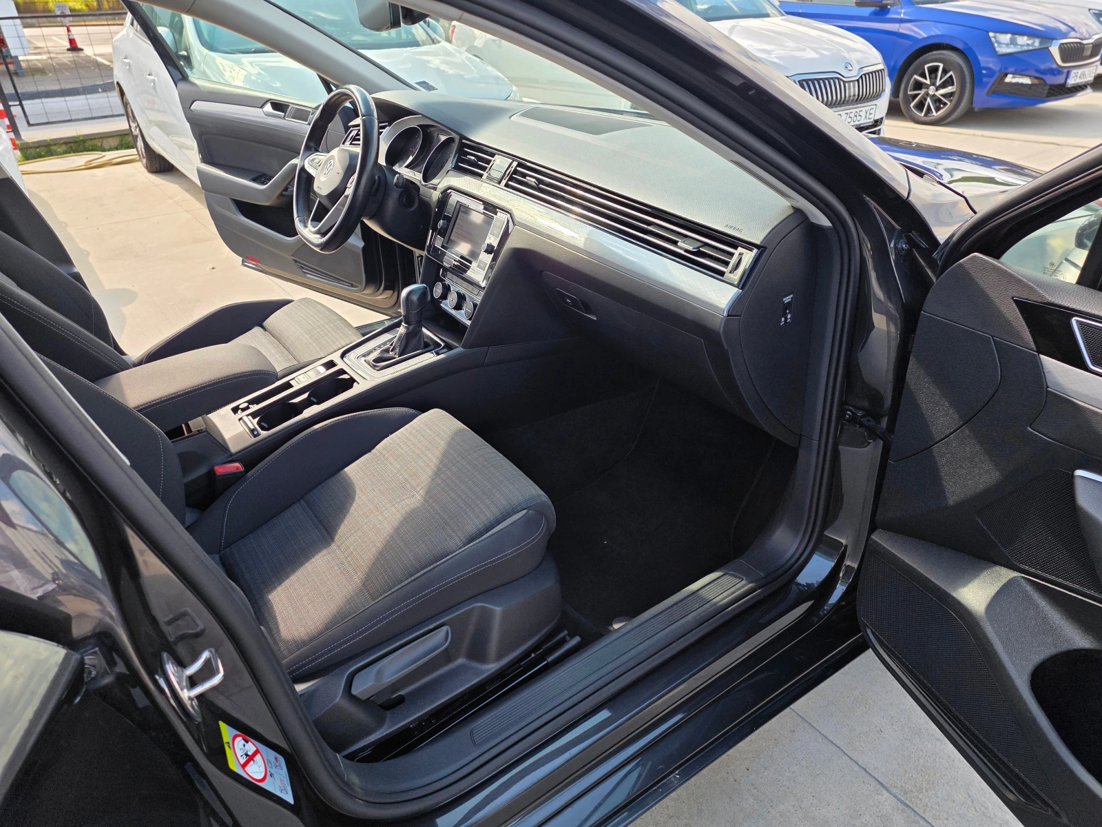 VW Passat 2.0 TDI А/Т-150кс, снимка 9 - Автомобили и джипове - 55396639