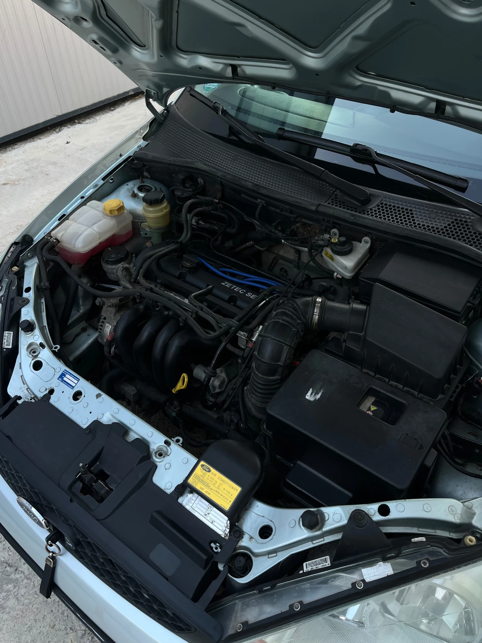 Ford Focus 1.6 Zetec бензин 16V (101к.с), снимка 14 - Автомобили и джипове - 55434801