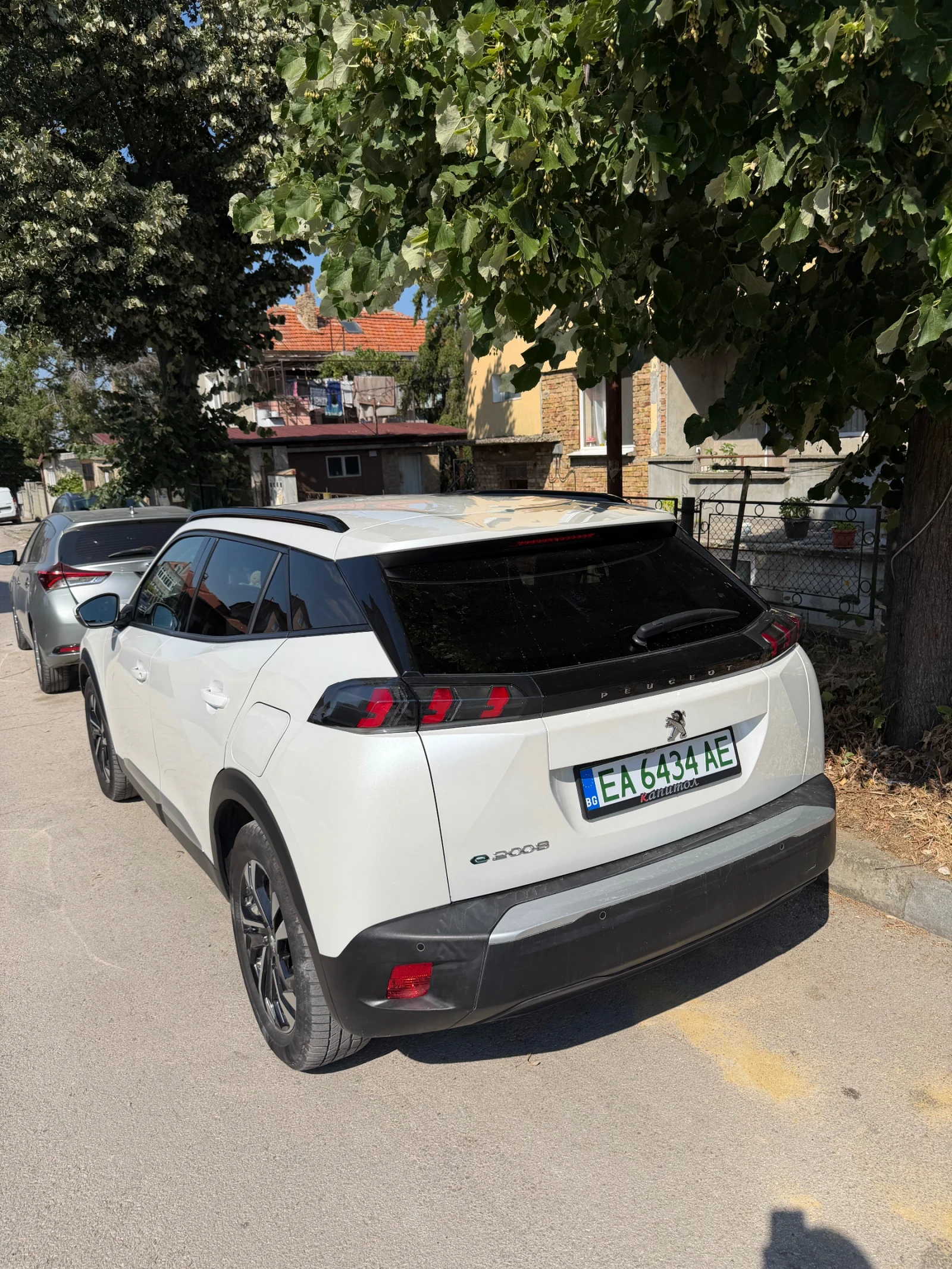 Peugeot 2008 С ГАРАНТИРАН ИЗМИНАТ ПРОБЕГ ГАРАНЦИЯ НА БАТЕРИЯТА , снимка 3 - Автомобили и джипове - 55615299