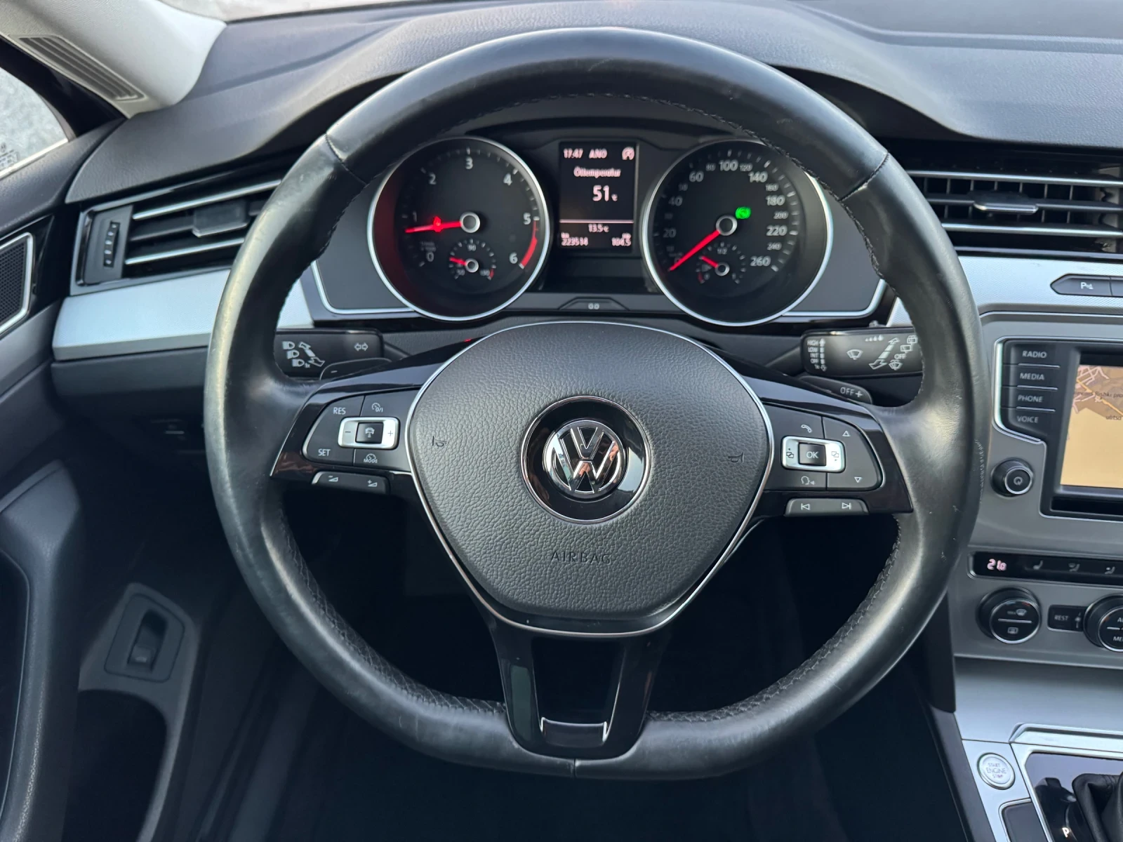 VW Passat 2.0 150kc DSG, снимка 11 - Автомобили и джипове - 56318941