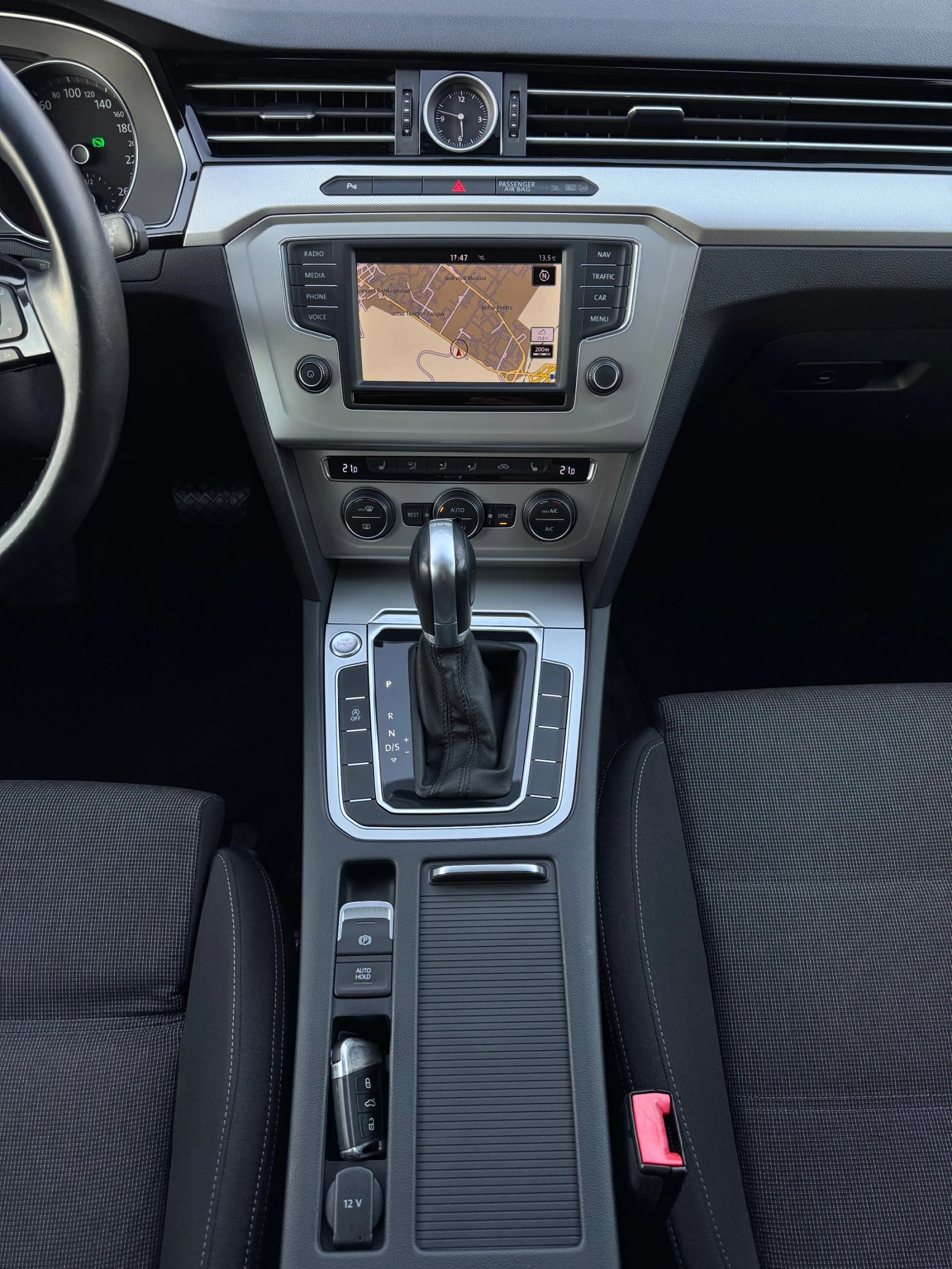 VW Passat 2.0 150kc DSG, снимка 12 - Автомобили и джипове - 56318941