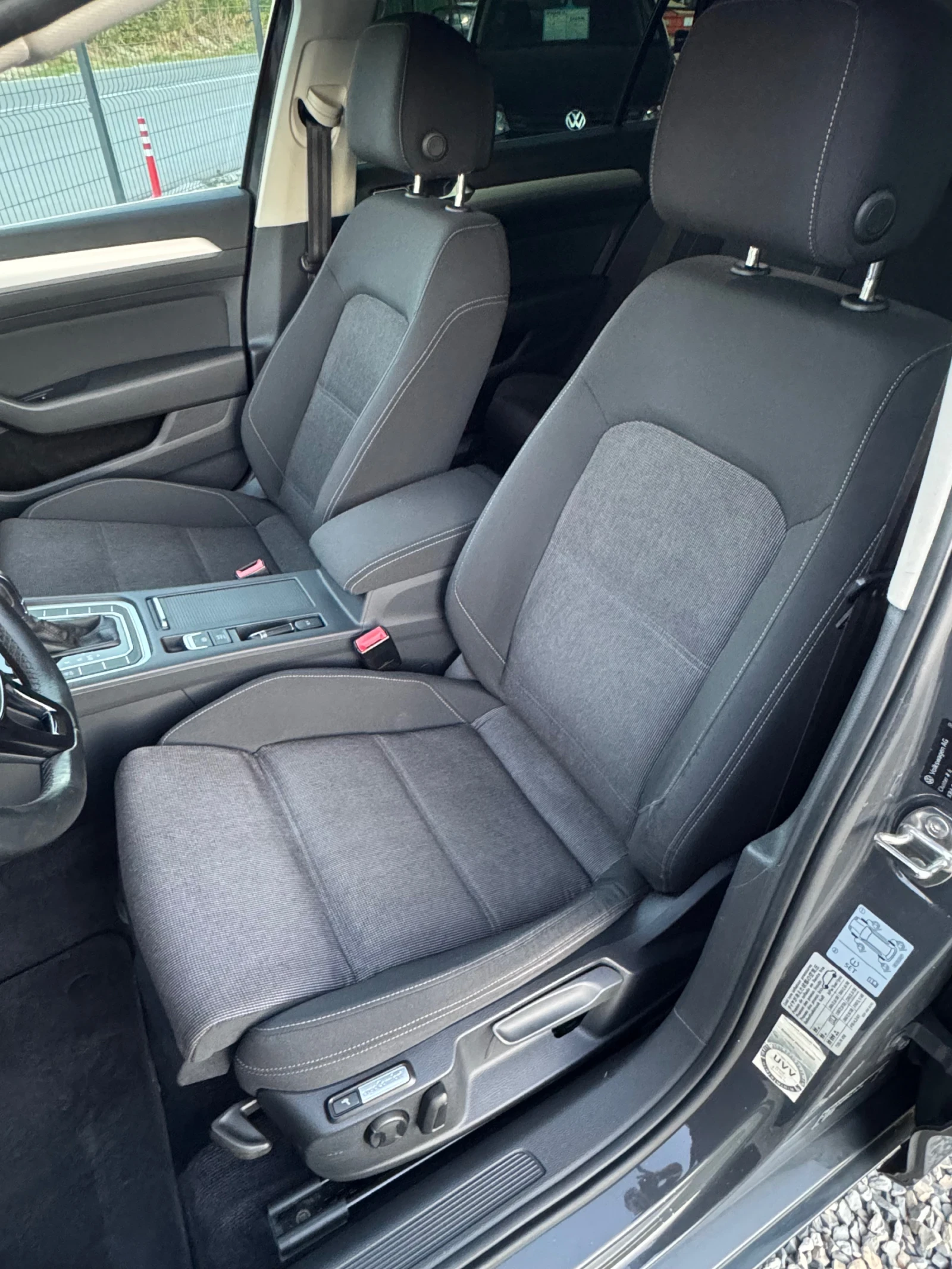 VW Passat 2.0 150kc DSG, снимка 13 - Автомобили и джипове - 56318941
