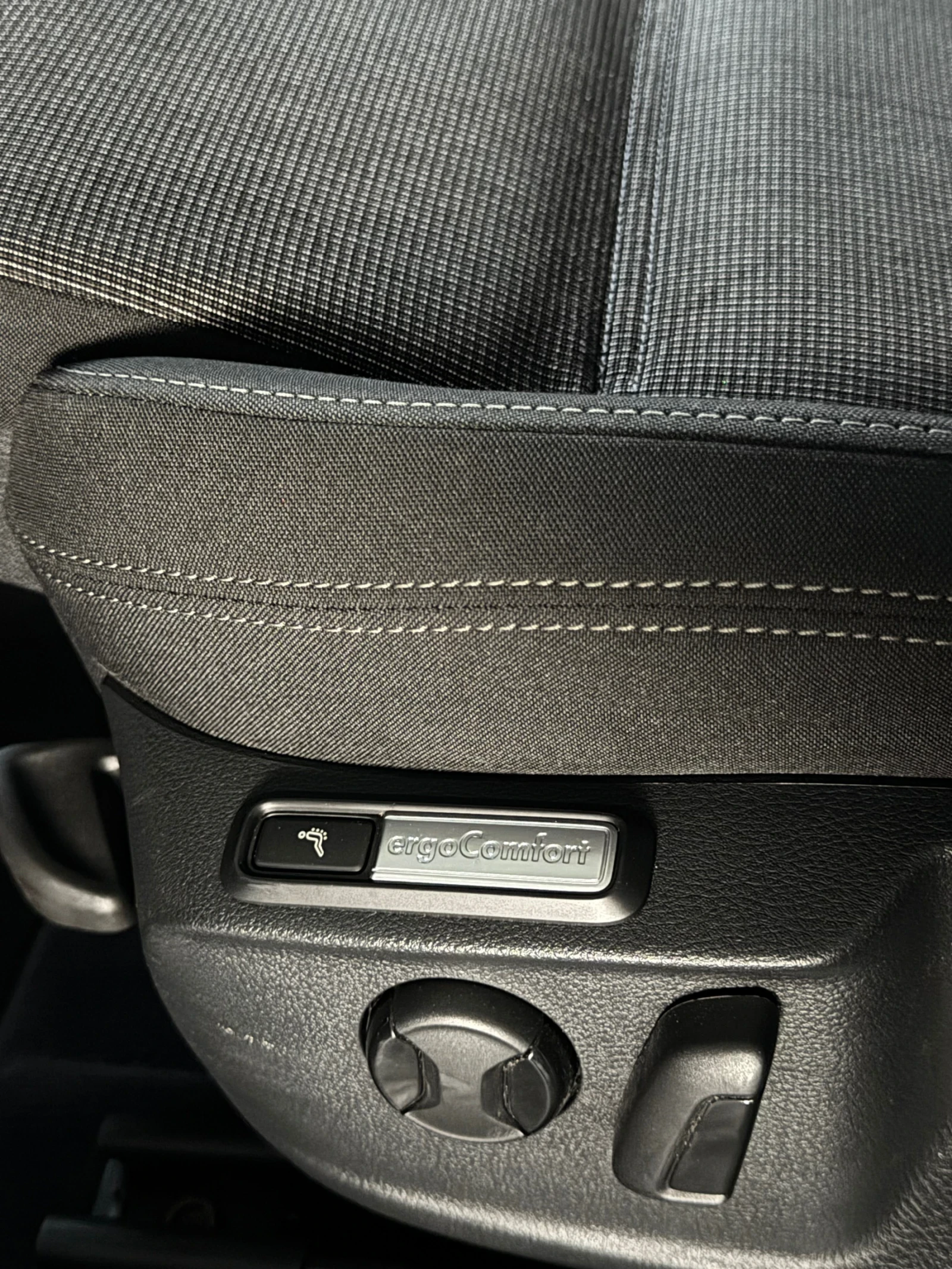 VW Passat 2.0 150kc DSG, снимка 15 - Автомобили и джипове - 56318941