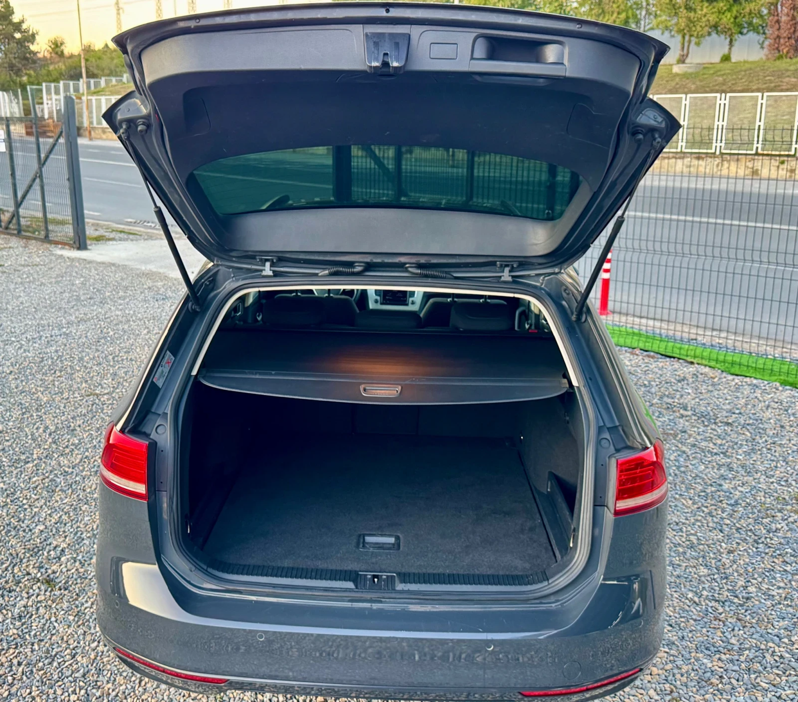 VW Passat 2.0 150kc DSG, снимка 17 - Автомобили и джипове - 56318941