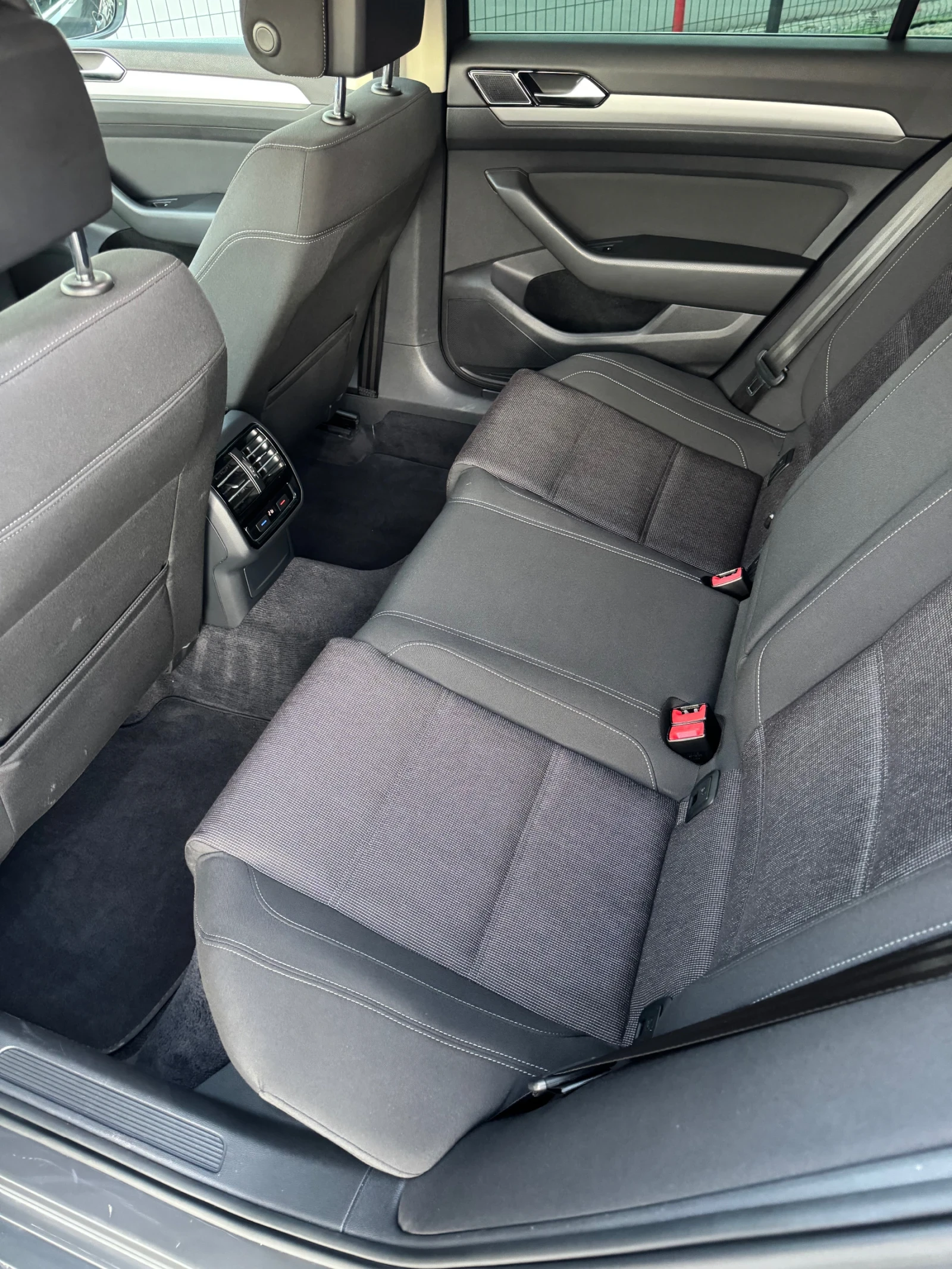 VW Passat 2.0 150kc DSG, снимка 16 - Автомобили и джипове - 56318941