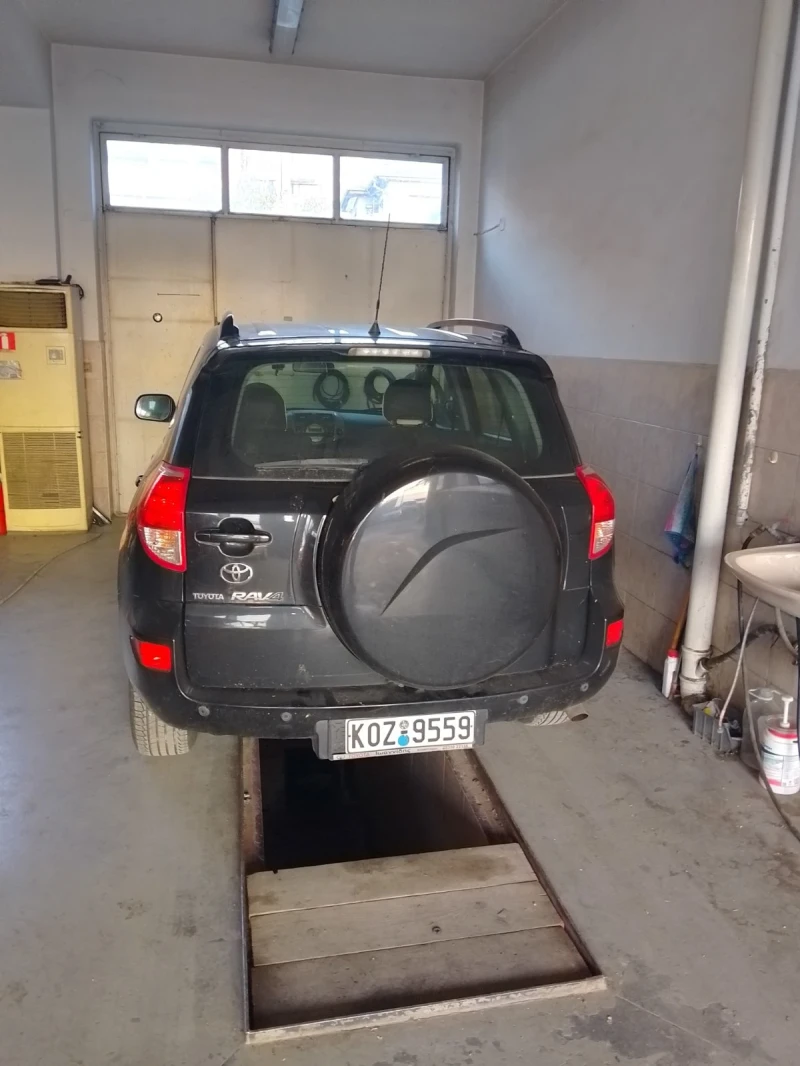 Toyota Rav4, снимка 3 - Автомобили и джипове - 52552814