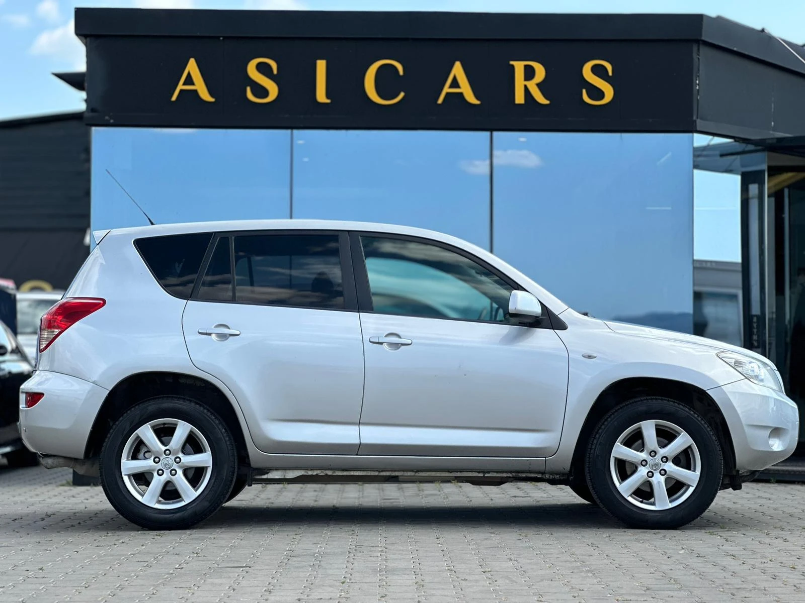 Toyota Rav4 / 2.2D / D-4D / 136 HP / 4X4 / TOP / - изображение 6