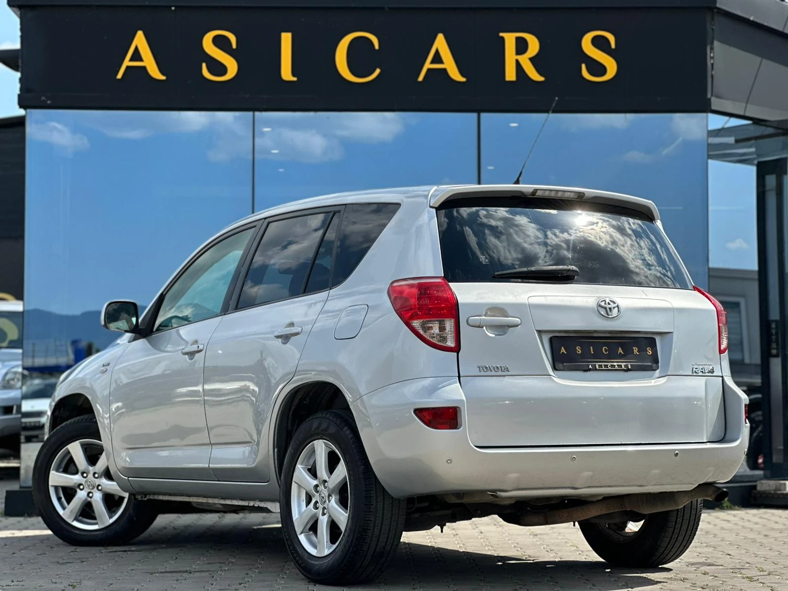 Toyota Rav4 / 2.2D / D-4D / 136 HP / 4X4 / TOP / - изображение 3