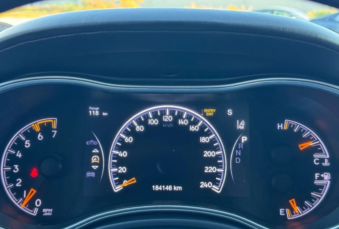 Jeep Grand cherokee SUMMIT * * HEMI * * CARFAX * * АВТО КРЕДИТ - изображение 9