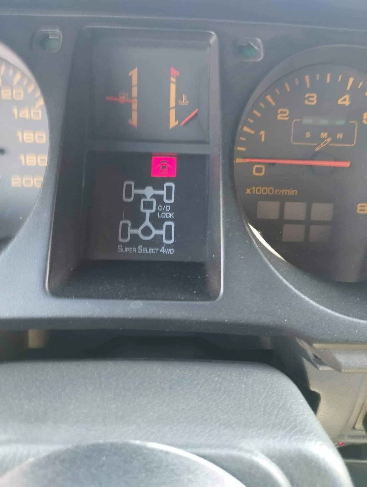 Mitsubishi Pajero 3.0 V6 Газ, снимка 15 - Автомобили и джипове - 53780751