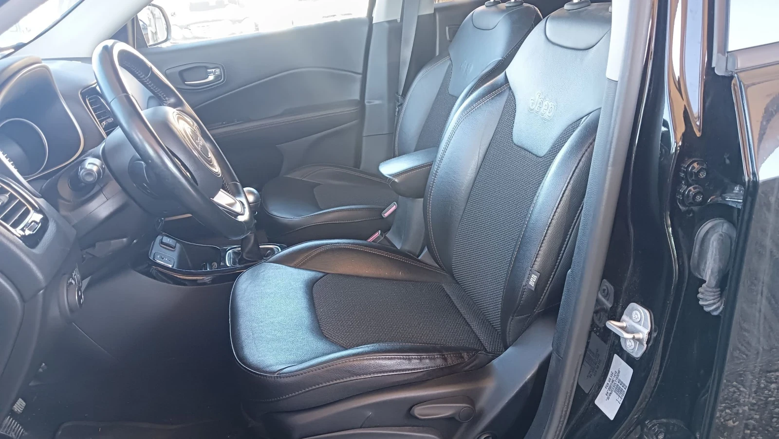 Jeep Compass 1.6M-jet 146x.km Сервизна история , снимка 5 - Автомобили и джипове - 53822650