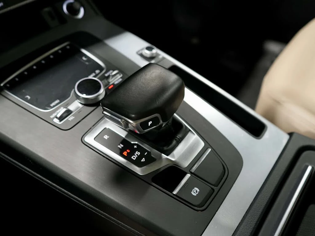 Audi Q7 TECHNIK* B&O* 360 КАМЕРИ* ПАНО* ДИГИТАЛНО* ТАБЛО, снимка 14 - Автомобили и джипове - 54123410