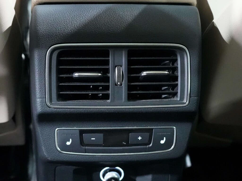 Audi Q7 TECHNIK* B&O* 360 КАМЕРИ* ПАНО* ДИГИТАЛНО* ТАБЛО, снимка 16 - Автомобили и джипове - 54123410