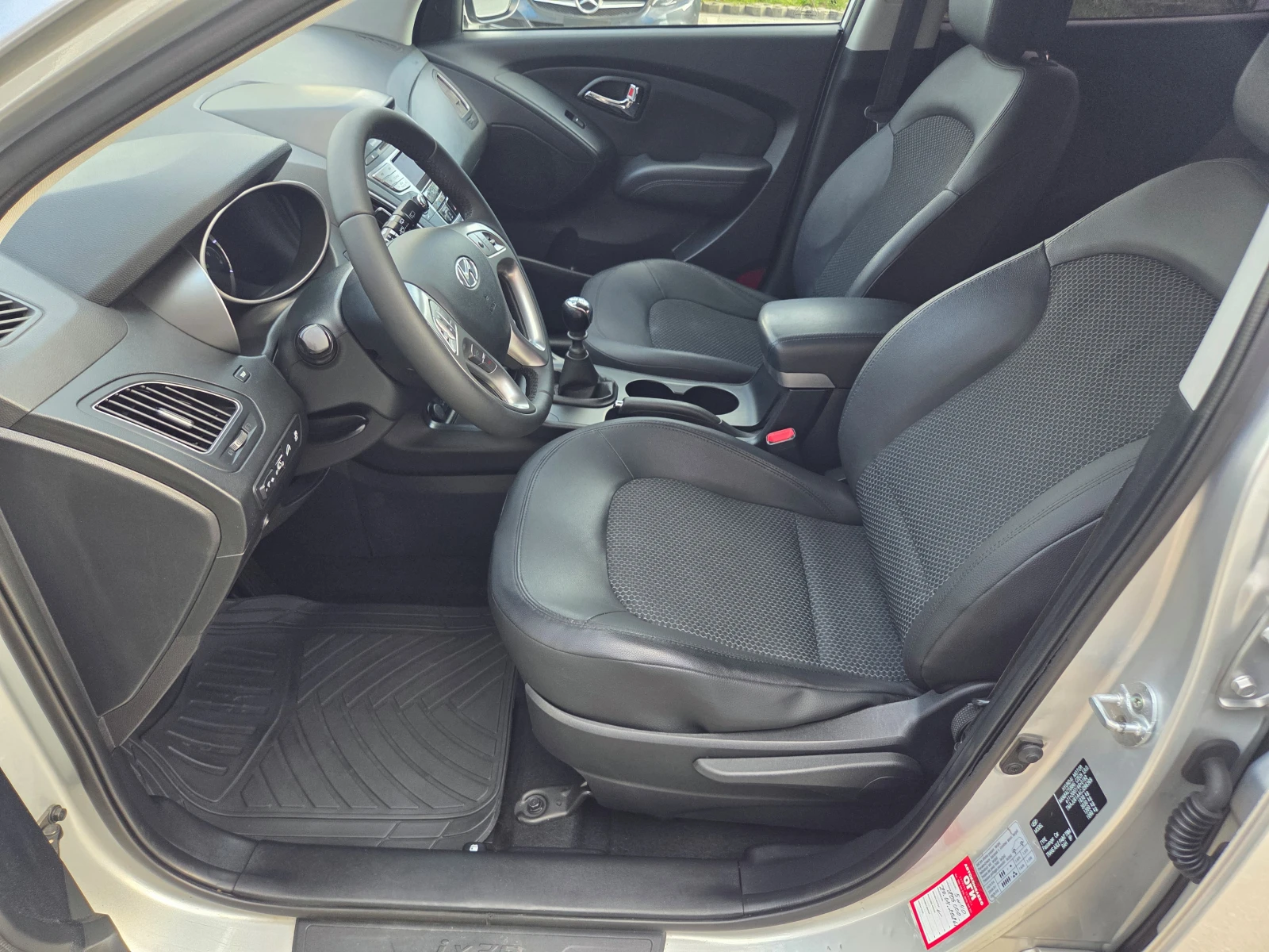 Hyundai IX35 1.6i-Gaz.Inj.BRC, снимка 10 - Автомобили и джипове - 54591344