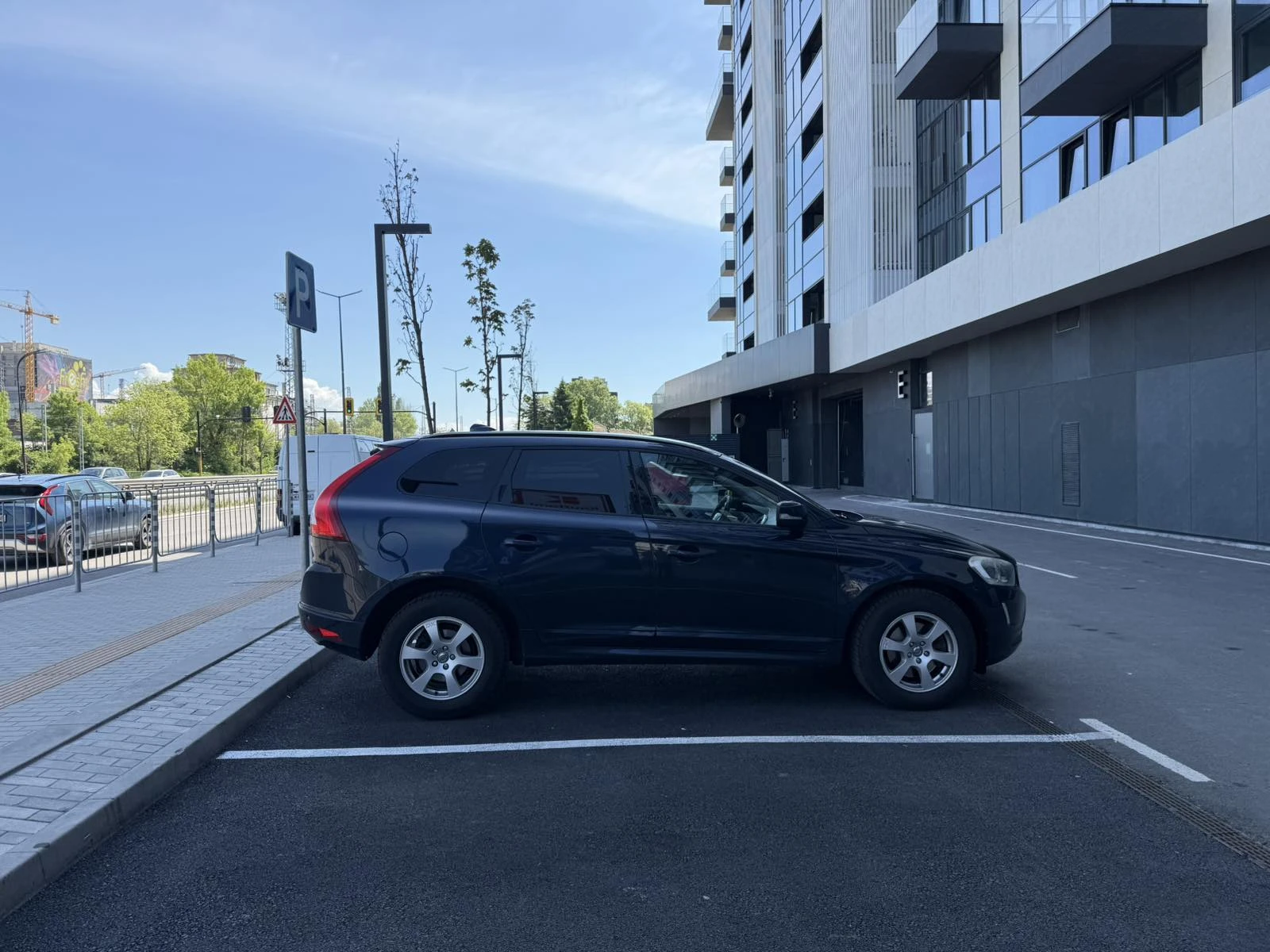 Volvo XC60 Momentum, снимка 5 - Автомобили и джипове - 54733572