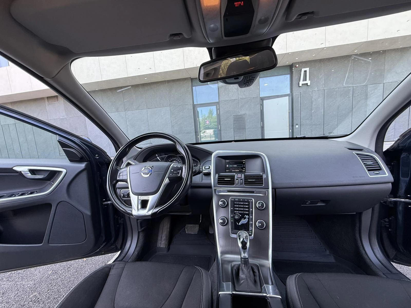 Volvo XC60 Momentum, снимка 11 - Автомобили и джипове - 54733572