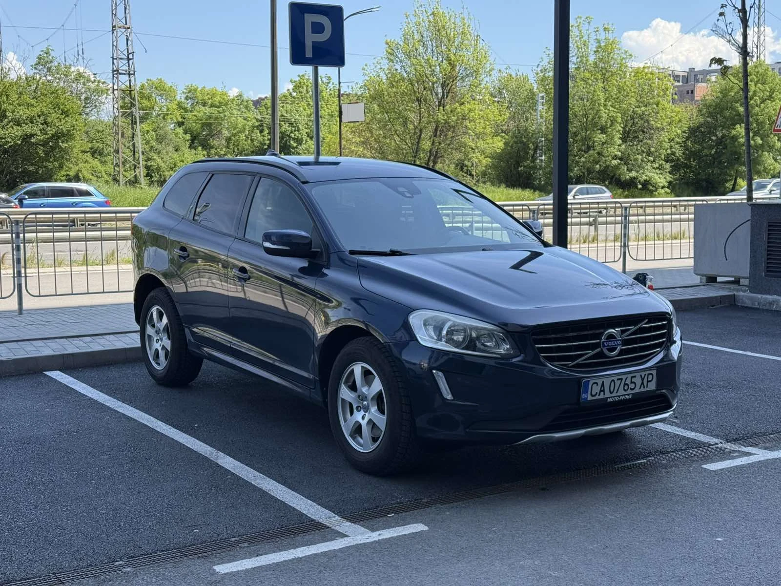 Volvo XC60 Momentum, снимка 2 - Автомобили и джипове - 54733572