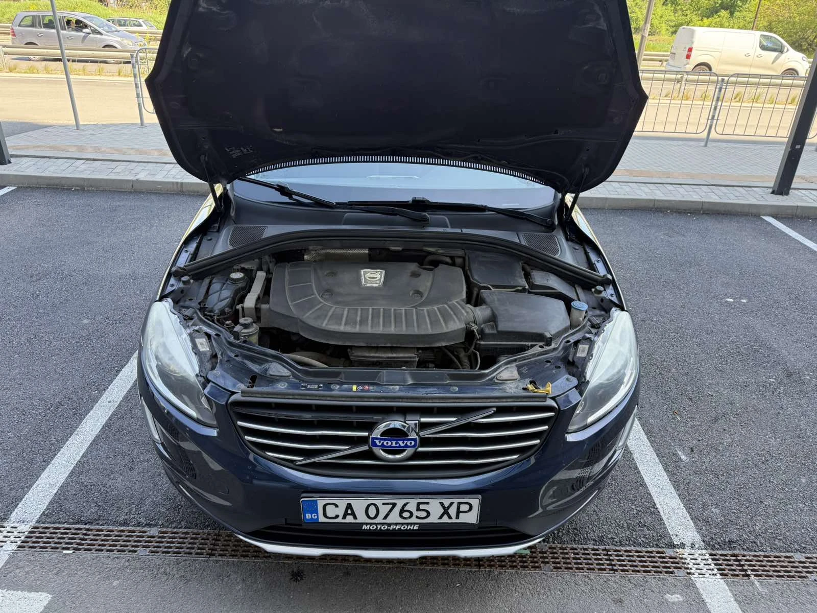 Volvo XC60 Momentum, снимка 13 - Автомобили и джипове - 54733572