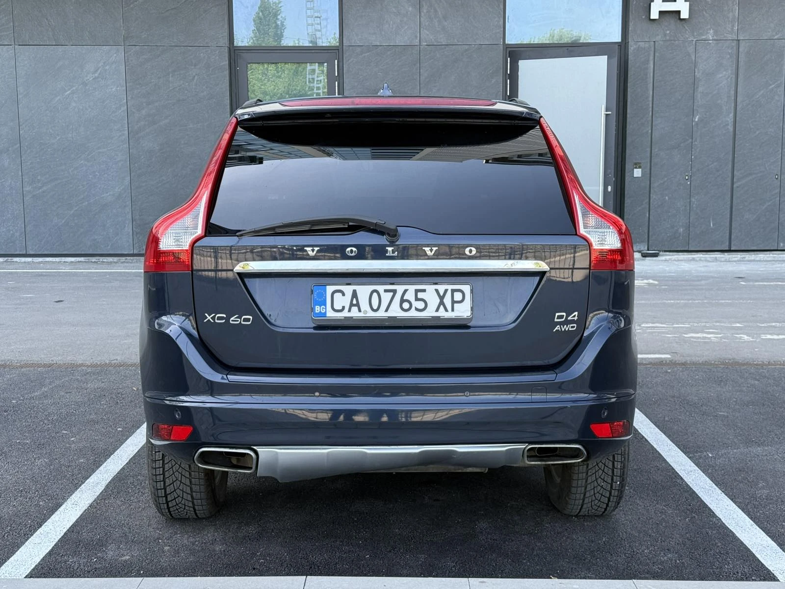 Volvo XC60 Momentum, снимка 4 - Автомобили и джипове - 54733572