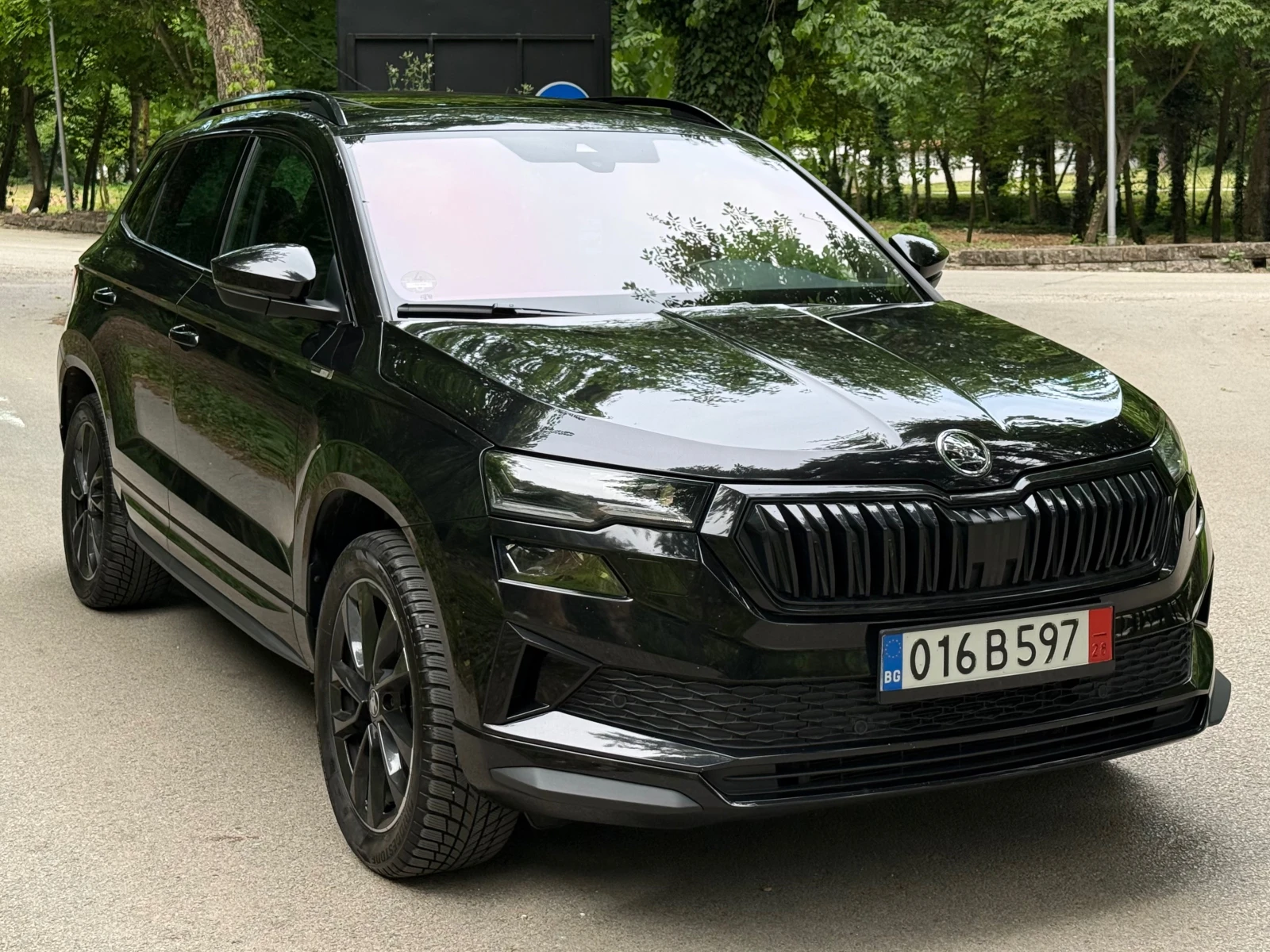 Skoda Karoq 2.0TDI* 4X4* SPORTLINE* PANO* CAM* DIST* FULL, снимка 3 - Автомобили и джипове - 54869368