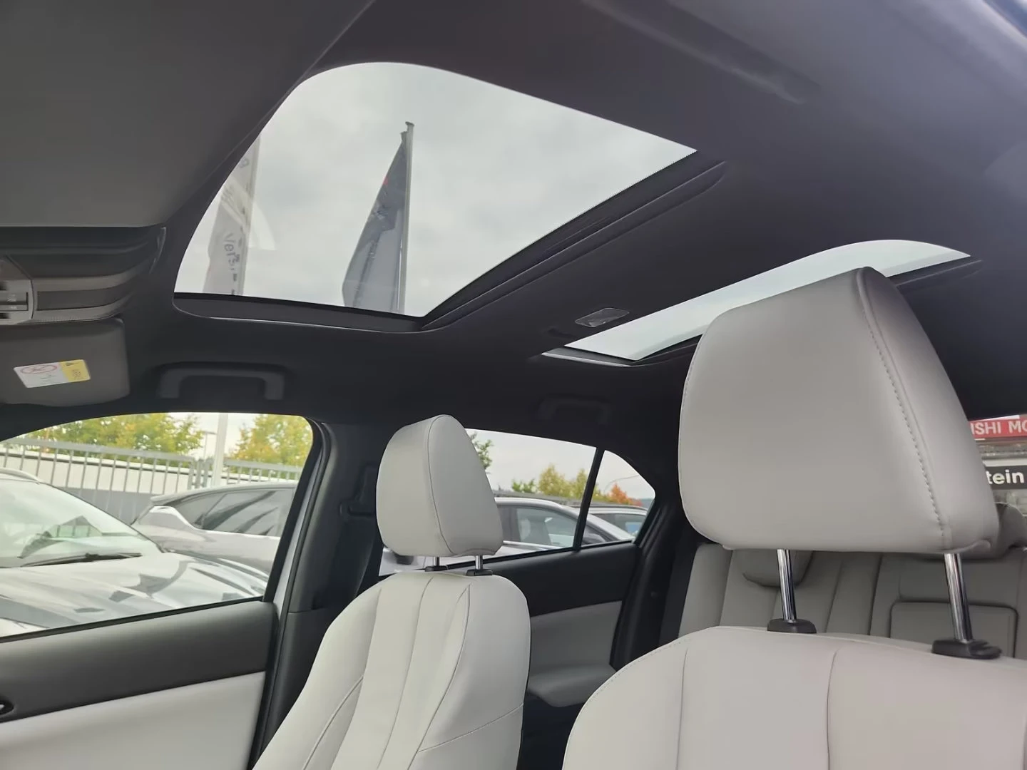 Mitsubishi Eclipse Cross 2.4PHEV/188HP/TOP/4WD/360/HUD/PANO/ACC/485z, снимка 9 - Автомобили и джипове - 54914565