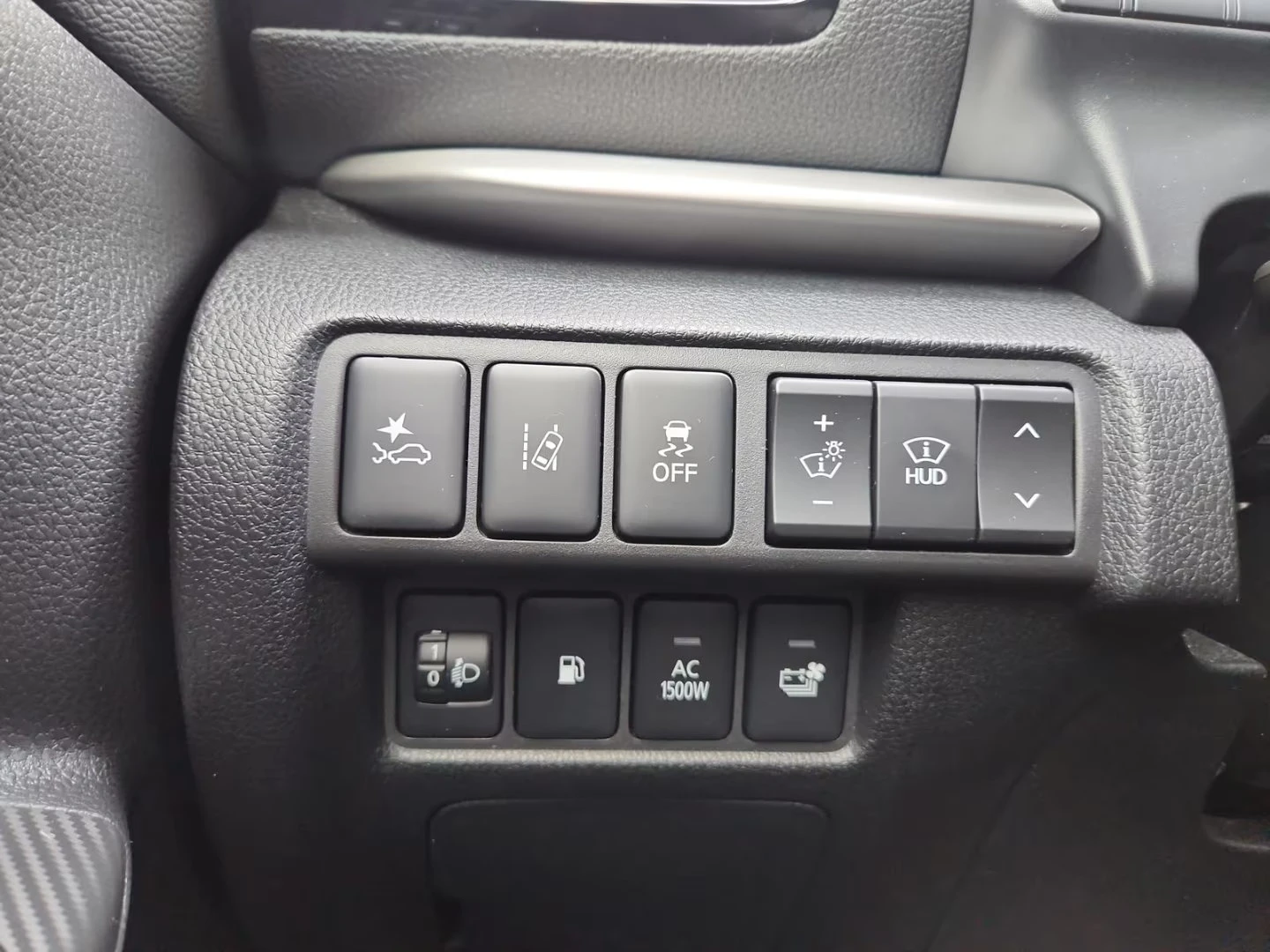 Mitsubishi Eclipse Cross 2.4PHEV/188HP/TOP/4WD/360/HUD/PANO/ACC/485z, снимка 16 - Автомобили и джипове - 54914565